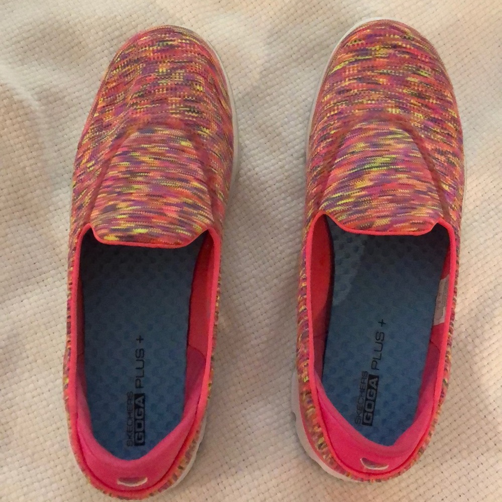 NWOT pink space dye Skechers